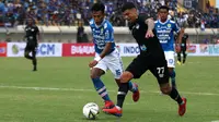Duel Persib vs Persikabo dalam laga perdana Grup A Piala Presiden 2019 di Stadion Si Jalak Harupat, Soreang, Bandung, Sabtu (2/3/2019). (Bola.com/Aditya Wany)