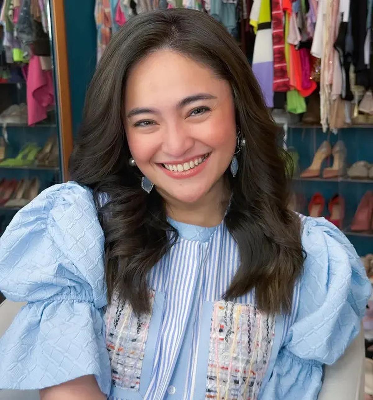 Model Warna Rambut Marshanda di 2025, Inspirasi Gaya Tampil Beda dan Percaya Diri