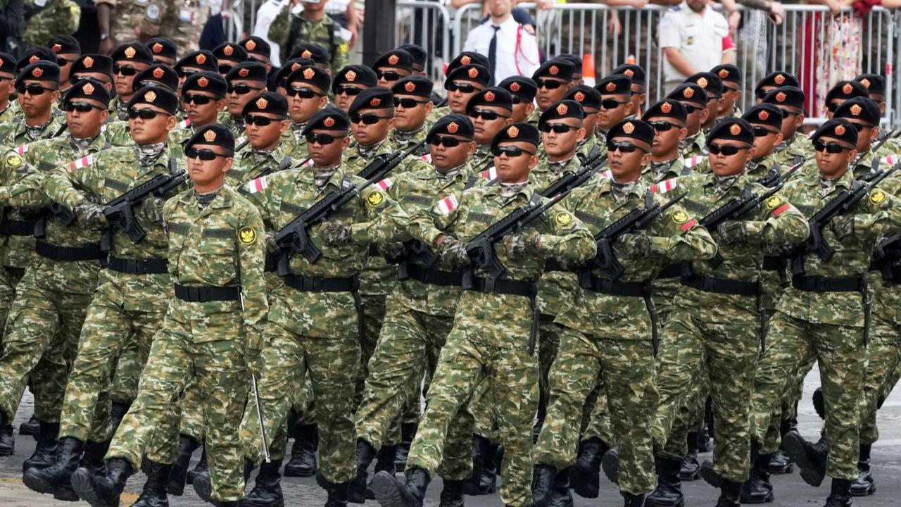 VIDEO: Ngeri! Kuda Pasukan Prancis Jatuh Depan Prabowo & Macron di Bastille Day Prancis
