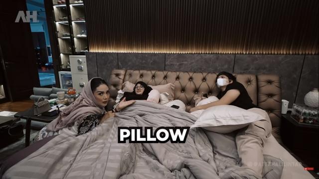 7 Potret Kebersamaan Krisdayanti dan Yuni Shara saat Jenguk Aurel di Momen Lebaran