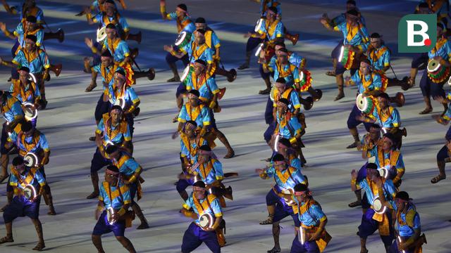 Foto: Perjalanan Sejarah Kamboja Terangkum Indah dalam Rangkaian Benang Merah Acara Pembukaan SEA Games 2023