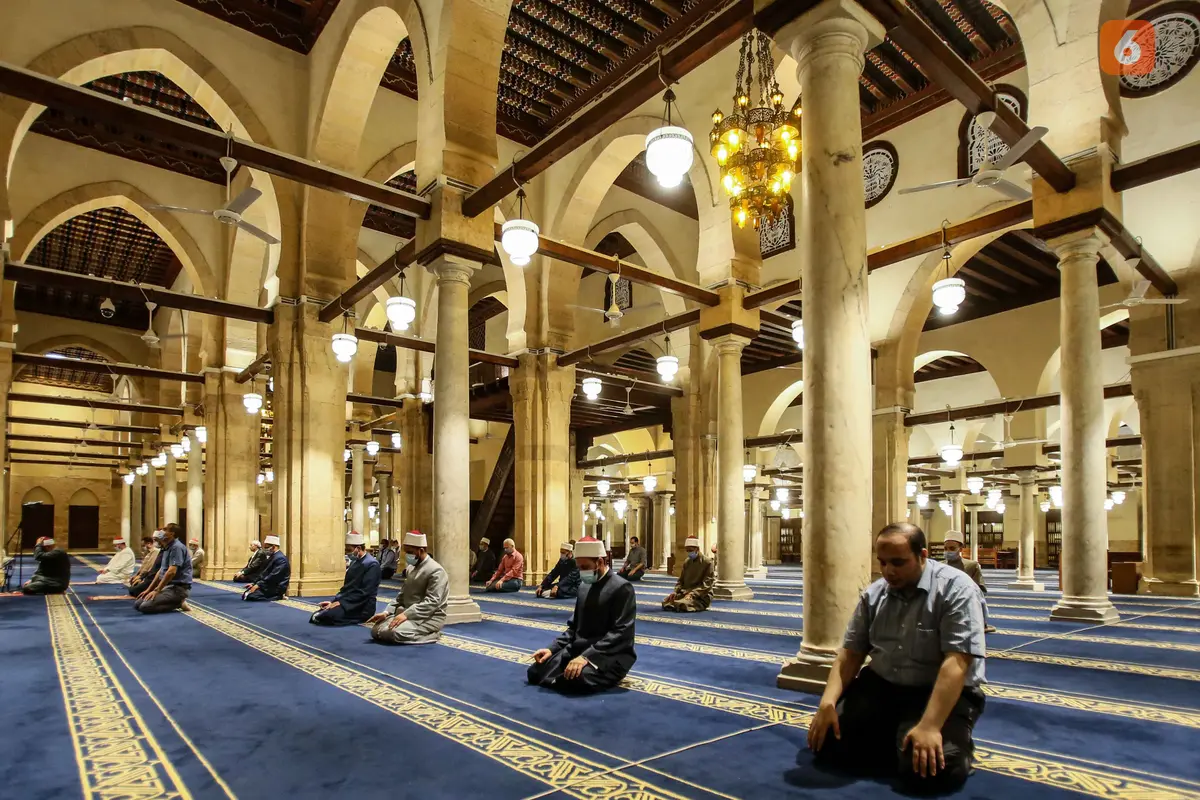 Suasana Salat Tarawih di Masjid al-Azhar Kairo