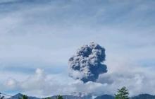 Erupsi Gunung Dukono: Semburkan Abu Vulkanik 1.600 Meter, Status Waspada