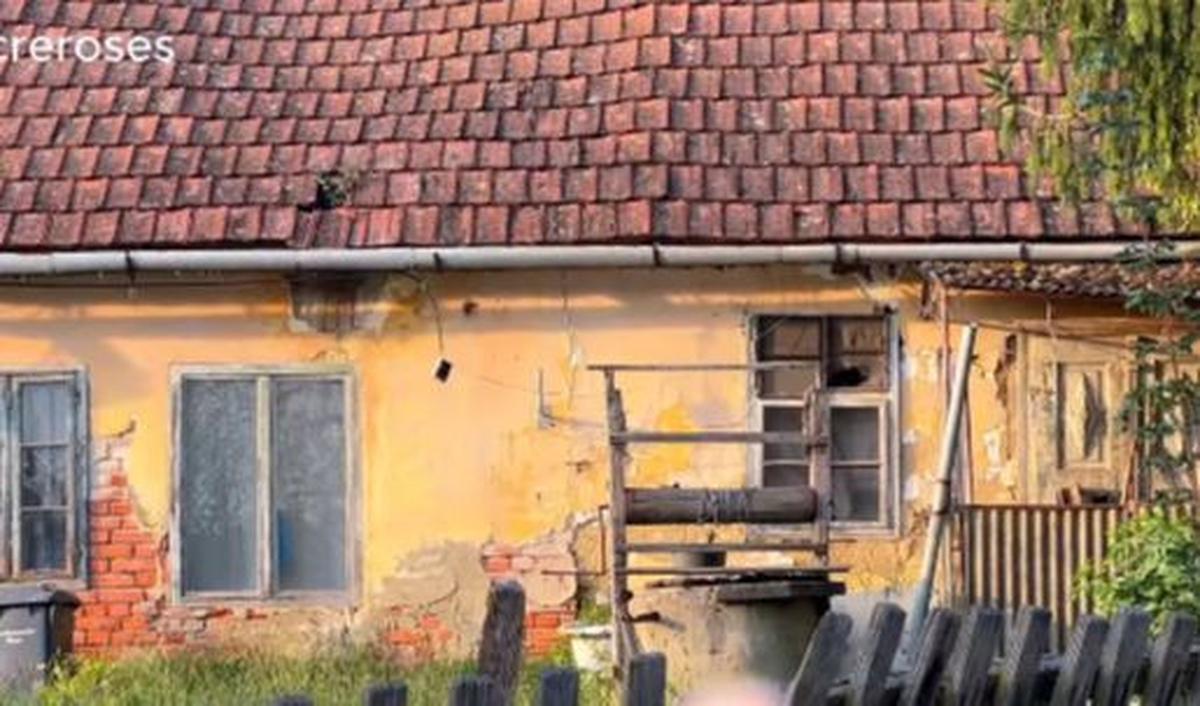 Sumur pun juga menjadi pemandangan yang tak asing di area perkampungan desa tersebut. Selayaknya di Indonesia, sumur nampak didirikan tak jauh dari halaman rumah.