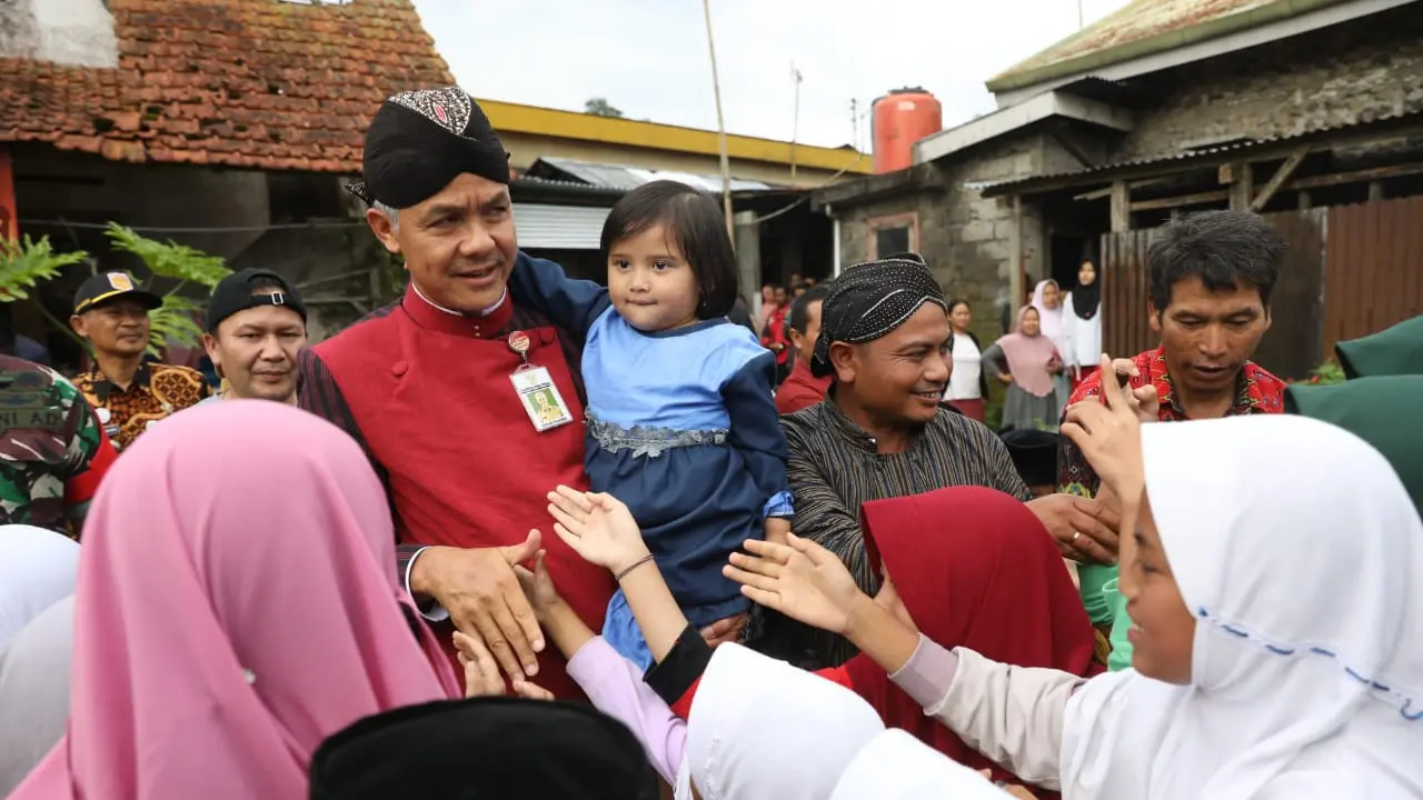 Ganjar Pranowo Beri Bantuan untuk kader PDI Perjuangan