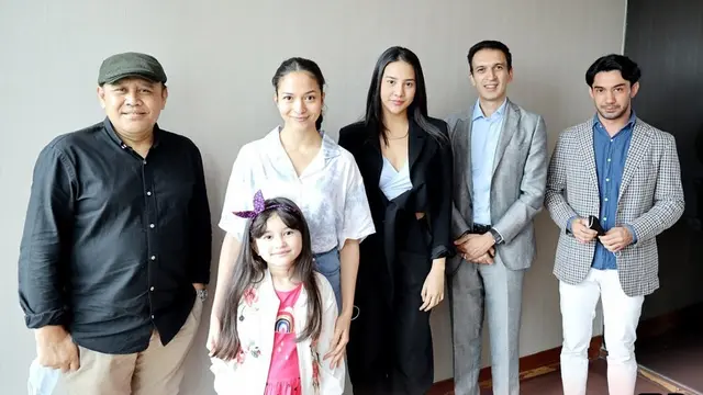 6 Momen Keakraban Graciella Abigail dengan Cast Layangan Putus, Pemeran Raya