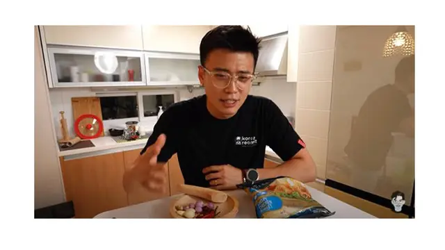 Bangga, Ulekan Indonesia Sampai Dikirim ke Korea Demi Buat Makanan Viral Ini! (1)