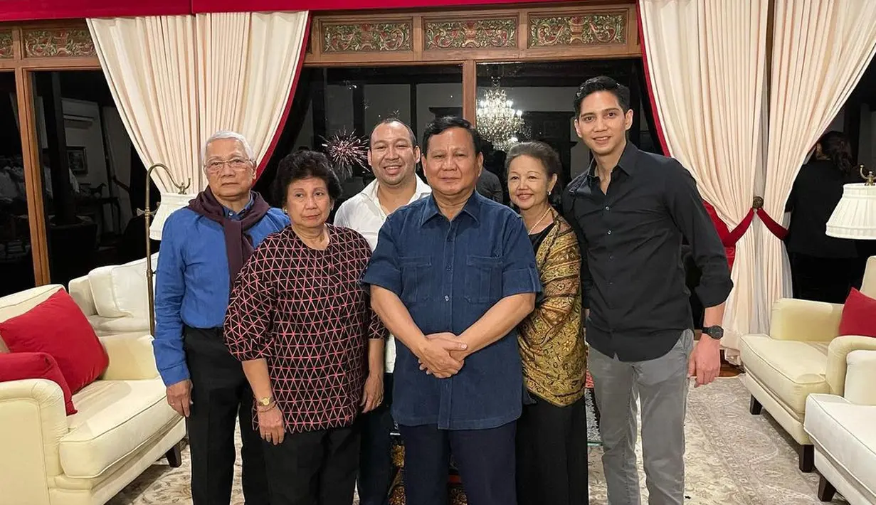 <p>Budi merupakan keponakan dari Prabowo Subianto. Sang ibunda, Biantiningsih Miderawati Djojohadikusumo adalah kakak sulung dari Prabowo. (FOTO: instagram.com/budidjiwandono/)</p>