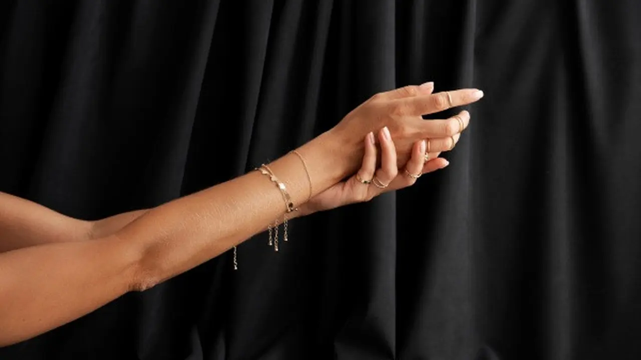 Gelang Wanita Elegan 10 Karat 3 Gram (Foto: Freepik)