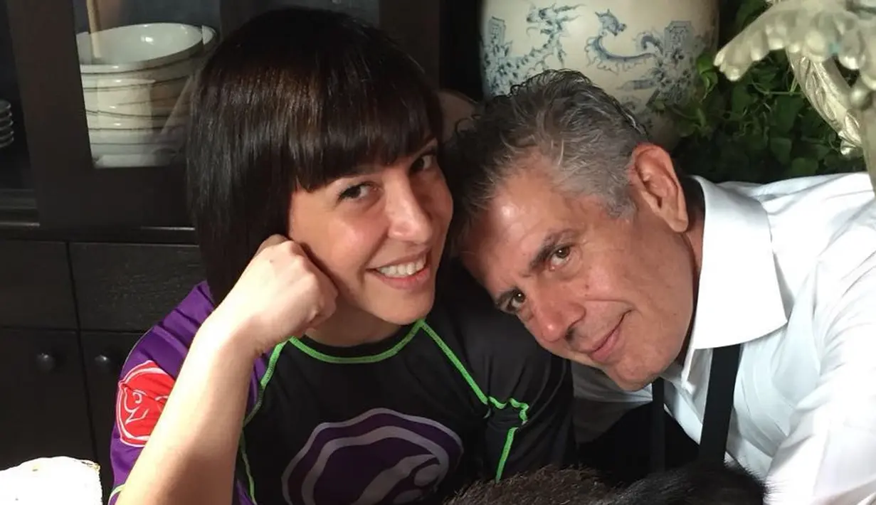 Pemakaman Anthony sendiri akan diurus oleh sang istri yang sebenarnya tengah dalam proses perceraian, Ottavia Busia. (instagram/ottaviabourdain)