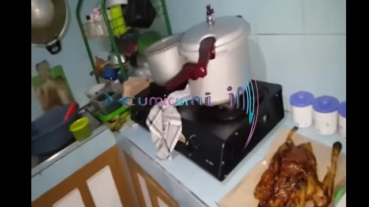5 Potret Dapur Sederhana Lesti Kejora di Rumah Masa Kecil Cianjur, Makan Lesehan Tanpa Alas Tetap Nikmat
