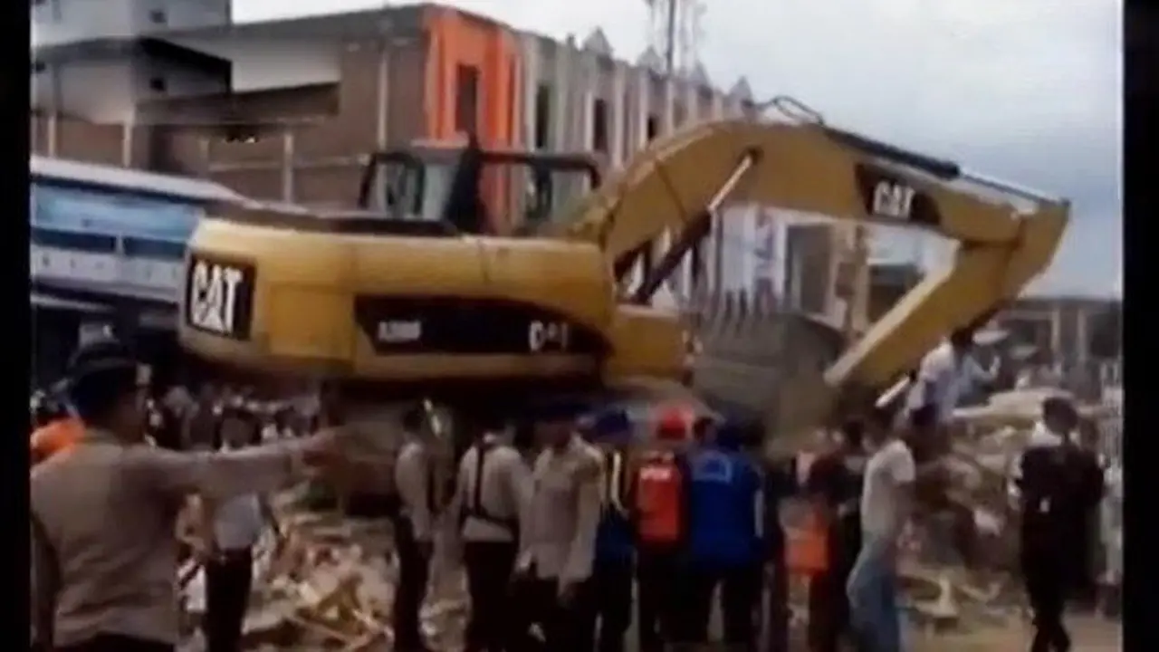 Evakuasi Korban Gempa Aceh