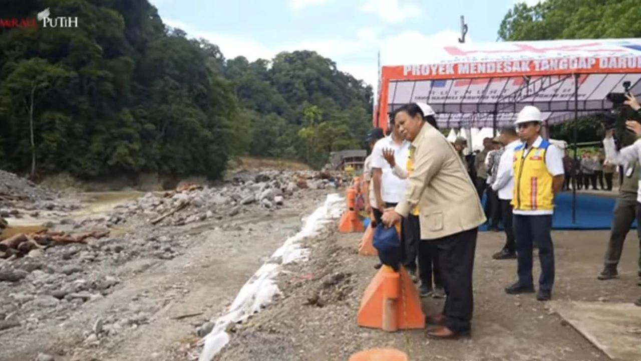 VIDEO: Prabowo Turun Langsung Tinjau Pembangunan Jalan Lembah Anai Pascabencana Sumatera