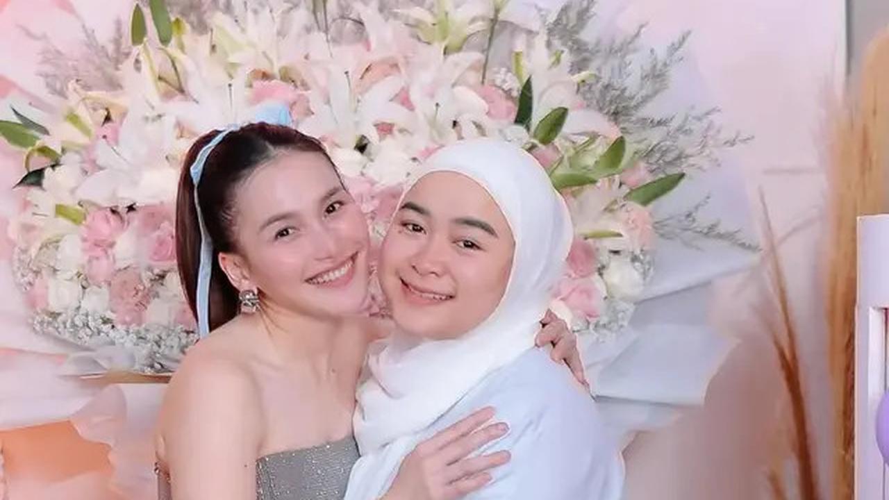 Potret Cantik  Natural Ayu Ting-Ting di Ultah Assyifa, Dikira KPop Idol dengan Wajah Nyaris Tanpa Makeup