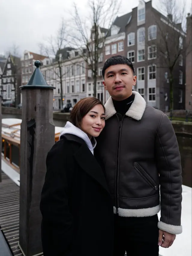 Nikita Willy, Indra Priawan dan Baby Issa Liburan