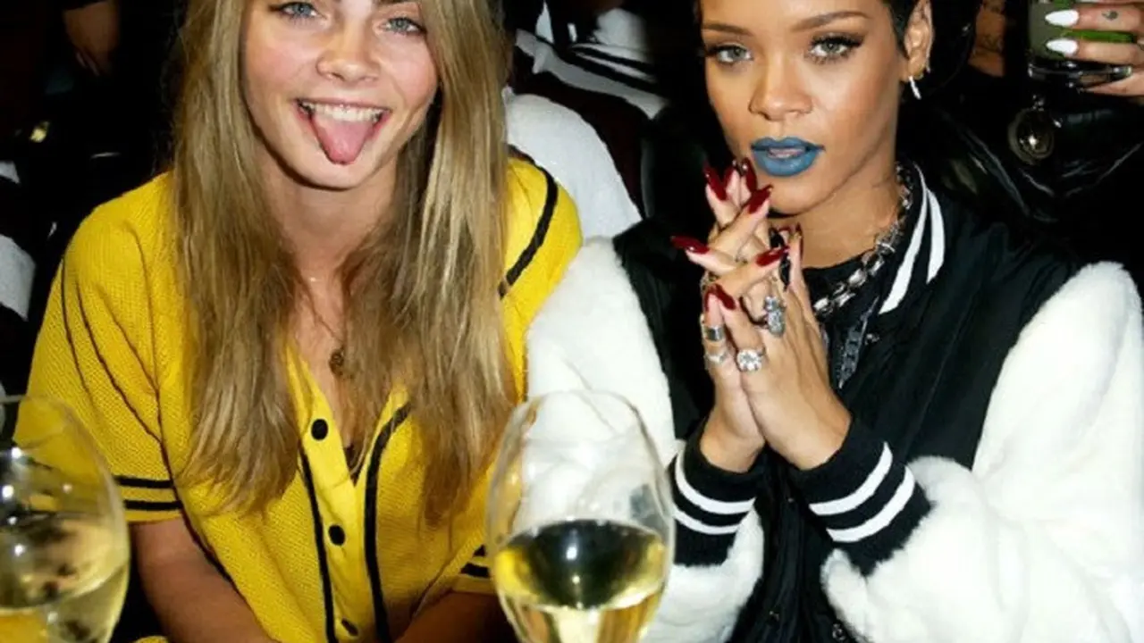 [Bintang] Cara Delevingne - Rihanna