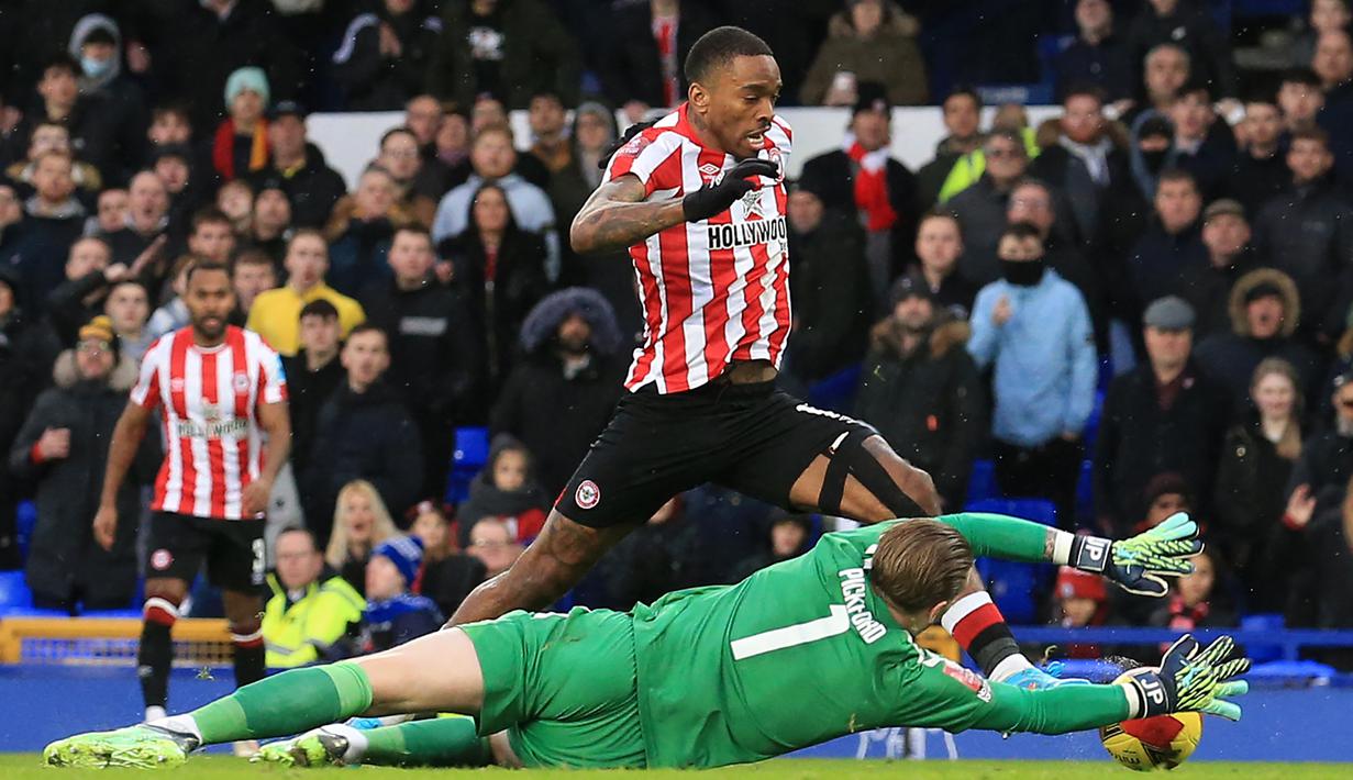 Ivan Toney sudah mencetak delapan gol dari 13 pertandingan Liga Inggris, dan total sembilan gol dari 15 pertandingan di semua kompetisi. Namun Southgate sama sekali tidal melirik bomber milik Brentford tersebut. Southgate lebih mempercayai striker yang sudah banyak pengalaman di pertandingan internasional. (AFP/Lindsey Parnaby)