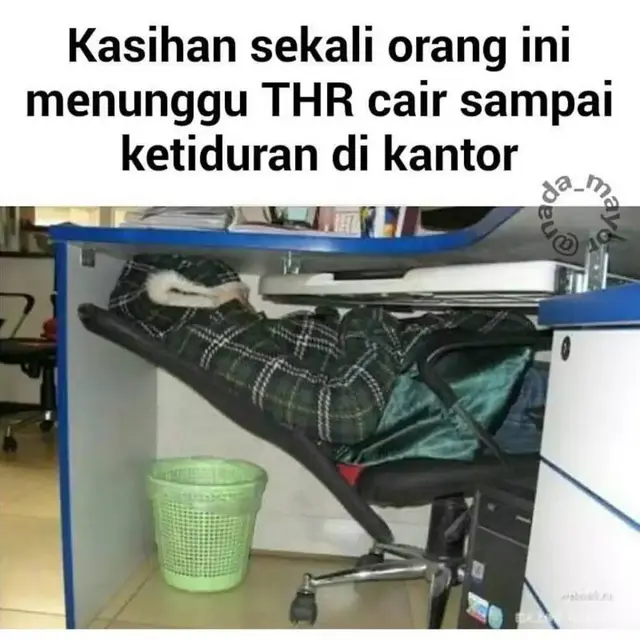 10 Meme Sedih Enggak Dapat THR Ini Langsung Bikin Sesak