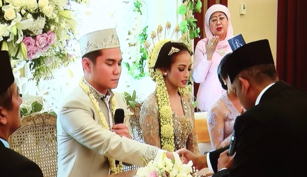 Menurut sang ibu, Acha adalah sosok yang selalu meramaikan dan menghangatkan suasana keluarga. Lantaran hal itu lah, Rita mengakui pasti akan merindukan sosok Acha yang setelah menikah nanti. (Galih W. Satria/Bintang.com)