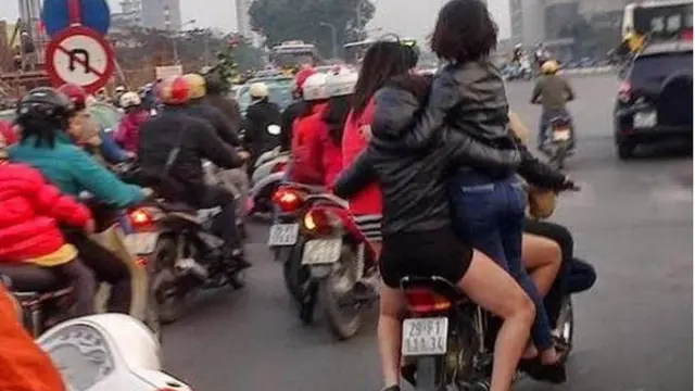 6 Momen Tak Biasa di Jalanan Tertangkap Kamera, Bikin Bingung