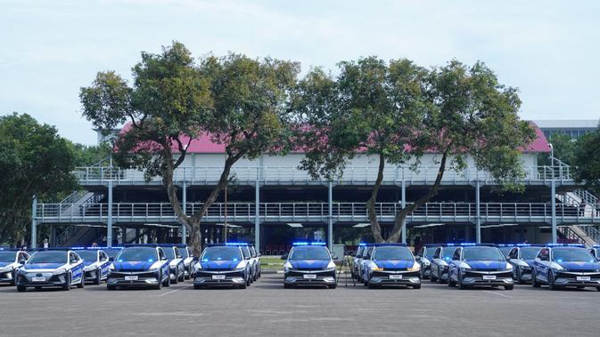 <p>Mabes TNI mengirim 252 unit Kendaraan Listrik Berbasis Baterai (KLBB) ke Konferensi Tingkat Tinggi (KTT) G20 di Bali. (dok TNI)</p>
