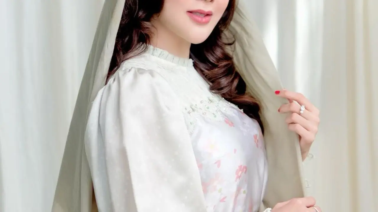 Didoakan Berjodoh dengan Sule, Ini 6 Potret Penyanyi Dangdut Ucie Sucita