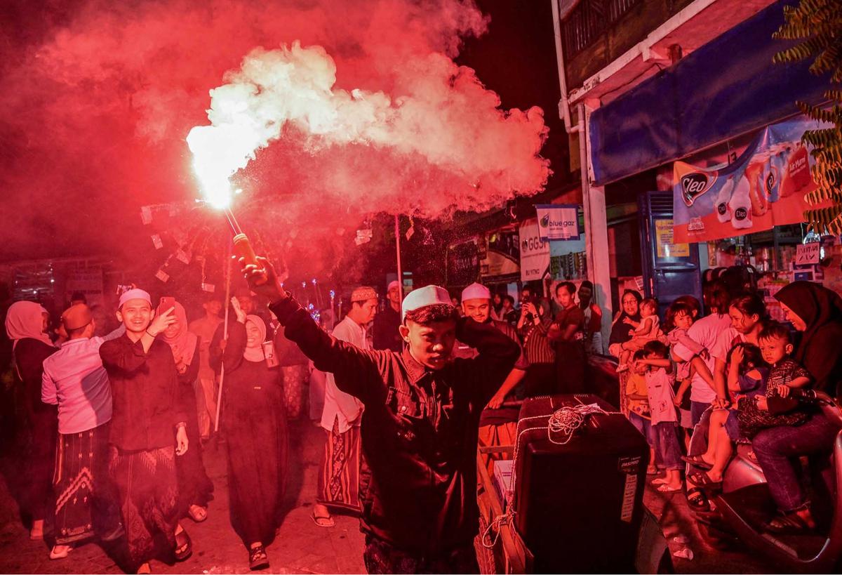 FOTO: Kemeriahan Pawai Obor Menyambut 1 Muharram 1447 H