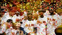 LeBron James dan rekan-rekannya merayakan kemenangan Cavaliers. (AFP)
