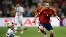 Andres Iniesta. Serupa dengan Cesc Fabregas, ia juga merupakan bagian dari generasi emas Timnas Spanyol. Ia juga telah bermain dalam 16 penampilan di Piala Eropa dan dipastikan juga tidak akan memperkuat La Furia Roja pada edisi 2020 nanti. (AFP/Franck Fife)