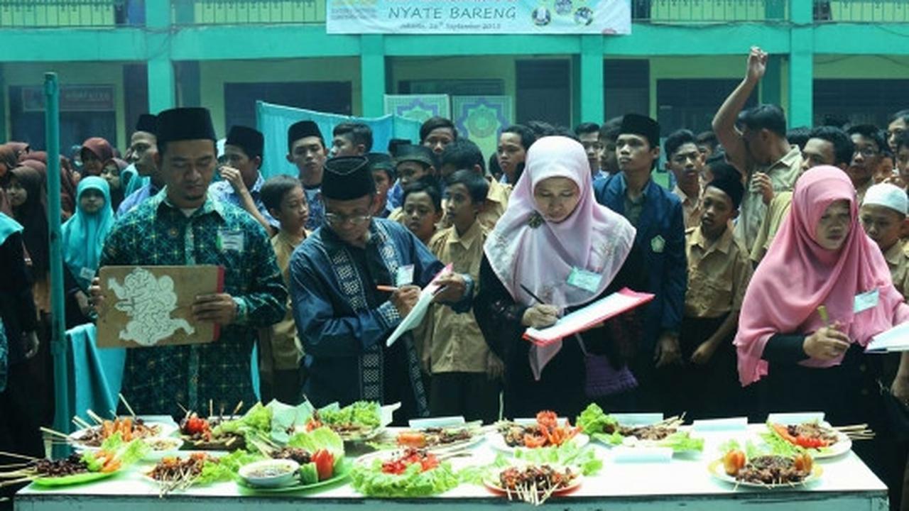 Nyate massal di Pondok Pesantren Asshiddiqiah