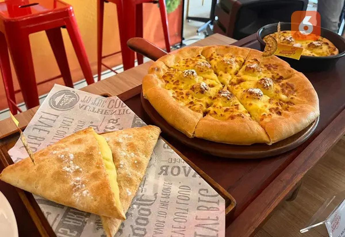 Manis Legit Durian Musang King Berpadu Keju Mozzarella dalam Menu Pizza