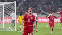 Pemain Timnas Indonesia Ole Romeny meluapkan emosinya setelah assist yang diberikannya berhasil dikonversi menjadi gol oleh Mitchell Baker saat menghadapi Bangladesh pada pertandingan Grup A FIFA ASEAN Cup 2026 di Jakarta, Kamis (1/10/2026). (KLY/Budy Santoso)