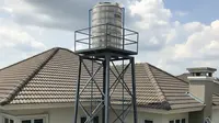 Perawatan Toren Air Plastik vs Stainless, Mana yang Lebih Mudah Dibersihkan?