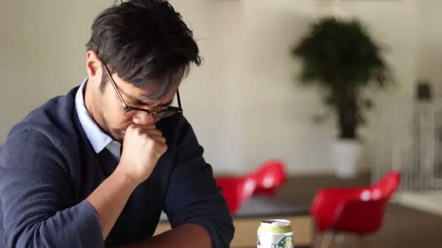 [Bintang] 8 Reaksi Tubuh yang Bisa Menciptakan Momen Canggung