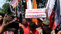 Ratusan The Jakmania Kepung Kemenpora