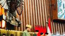 Presiden Joko Widodo atau Jokowi saat tiba di Ruang Rapat Paripurna, Gedung Nusantara MPR/DPR/DPD RI, Jakarta, Selasa (16/8/2022). Motif pakaian adat yang dipakai Presiden Jokowi melambangkan kerukunan, sementara warna hijau dipilih karena mengandung filosofi kesejukan, harapan, dan pertumbuhan. (Foto: Laily Rachev - Biro Pers Sekretariat Presiden)