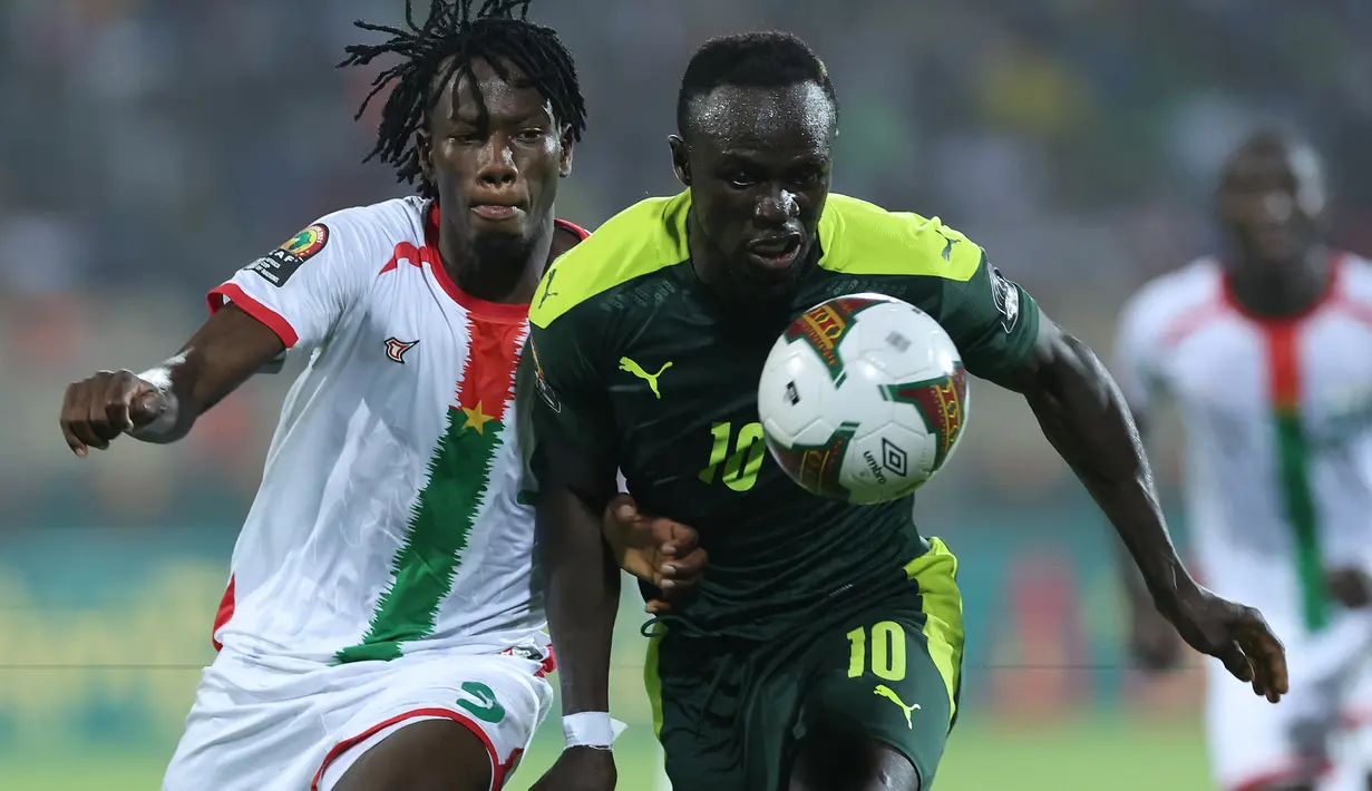 Sadio Mane. Pada putaran final Piala Dunia 2022, Grup A dihuni oleh oleh tuan rumah Qatar, Ekuador, Senegal dan Belanda. Striker Senegal berusia 30 tahun, Sadio Mane menjadi pemain dengan nilai pasar tertinggi dari seluruh pemain di Grup A dengan nilai 70 juta Euro atau setara Rp1 triliun. Bersama Timnas Senegal ia telah mengoleksi 91 caps dengan torehan 33 gol dan 20 assist sejak melakukan debut pada 25 Mei 2012. (AFP/Kenzo Tribouillard)