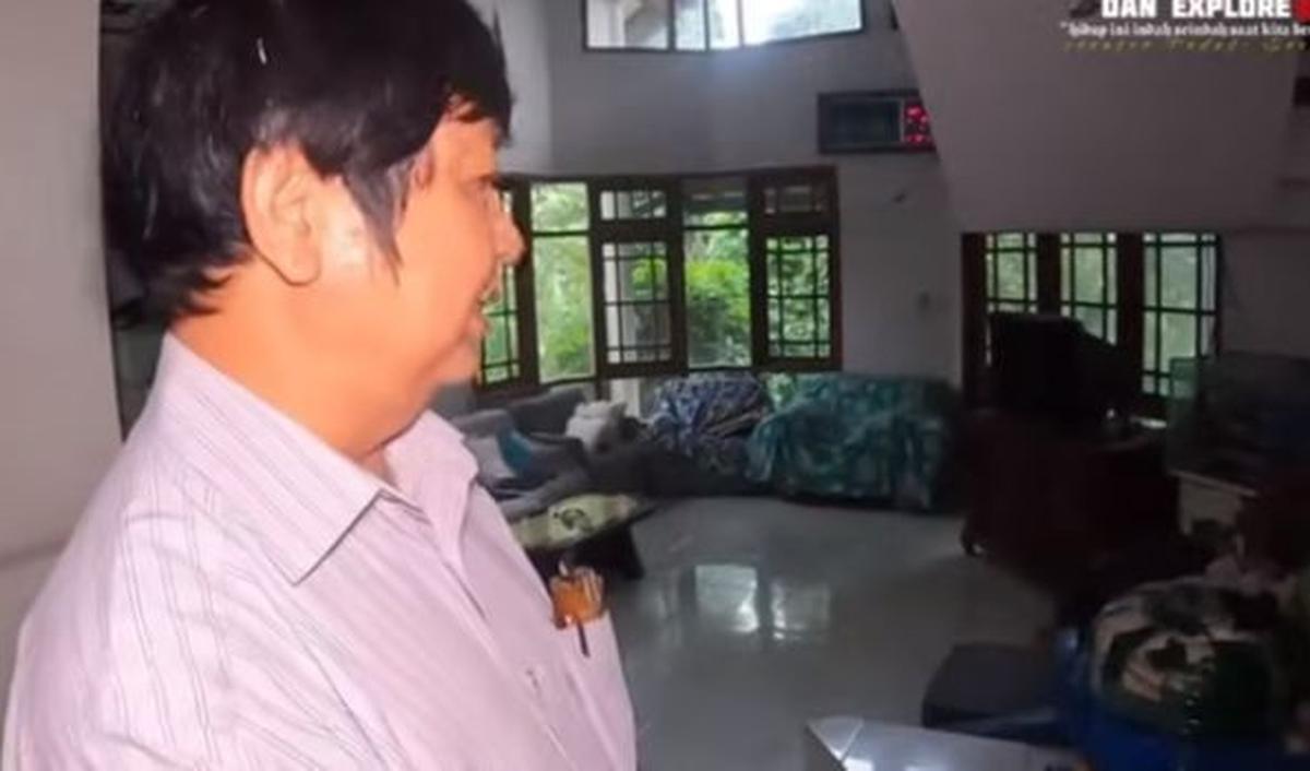 Sayangnya, Usman kini hidup sebatang kara hingga 8 tahun. Istri dan anak disebutnya tak lagi tinggal bersama dirinya.&nbsp;<br>