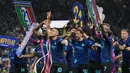 Tambahan tiga poin Inter Milan membuat mereka tak terkejar dalam tiga laga tersisa. Jarak antara Inter dengan Napoli terpaut 12 poin di klasemen. (AP Photo/Luca Bruno)