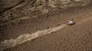Pereli Prancis, Sebastien Loeb, saat beraksi di Etape 5 Reli Dakar 2016 antara Jujuy-Uyuni, Bolivia, (7/1/2016). (Reuters/Marcos Brindicci)