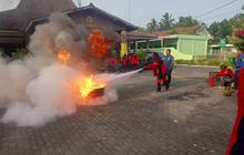 Tahukah Anda, Pencegahan Lebih Baik dari Mengobati? BPBD Bantul Gencarkan Sosialisasi Pentingnya APAR di Kantor Kecamatan dan Desa