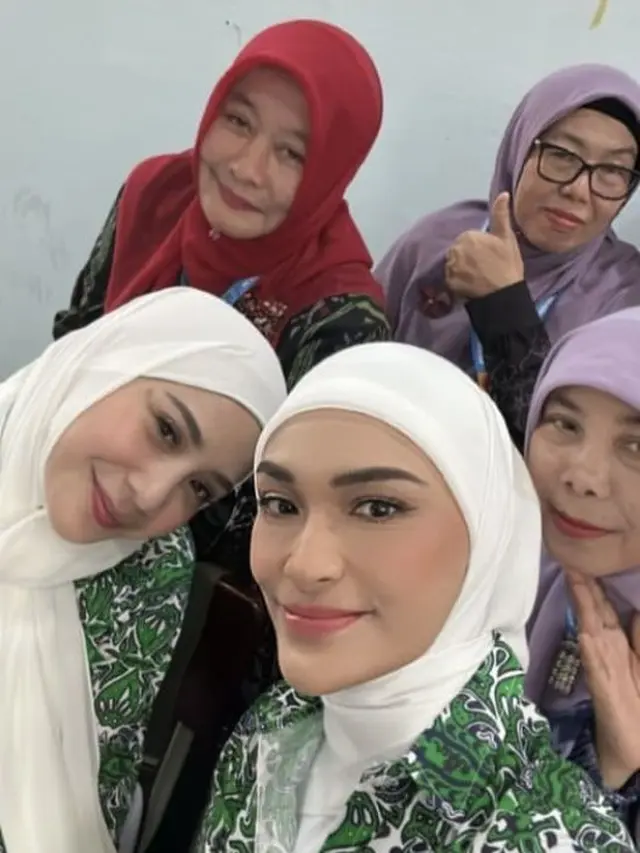 7 Potret Nagita Slavina saat Mengenang Masa Sekolah, Masih Cocok Jadi Anak SMP