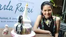 Aktris dan juga penyanyi Maudy Ayunda berpose saat acara rilis single terbarunya berjudul 'Jakarta Ramai’ di Jakarta, (8/1). Lagu tersebut terisnpirasi dari pengalaman Maudy yang harus menjalani proses magang di Jakarta. (Liputan6.com/Immanuel Antonius) 