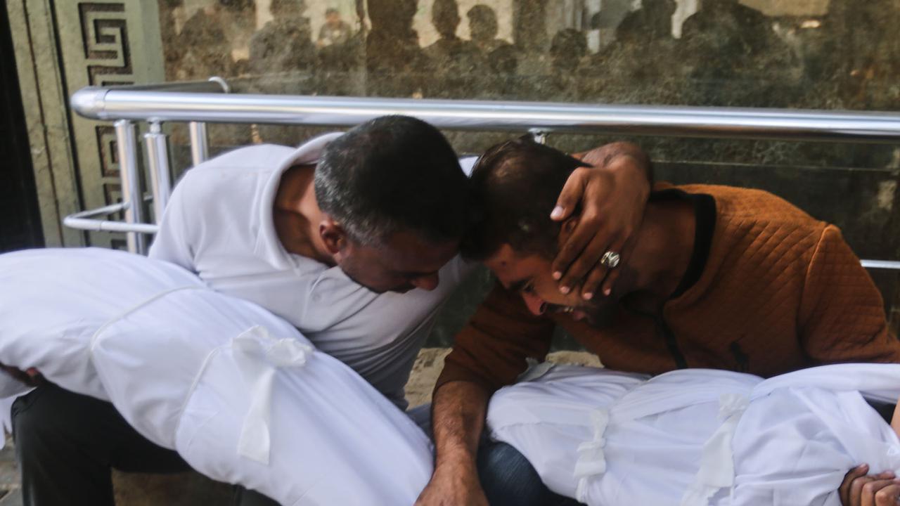 FOTO: Duka Warga Gaza Setelah Serangan Udara Israel Hantam Pemukiman
