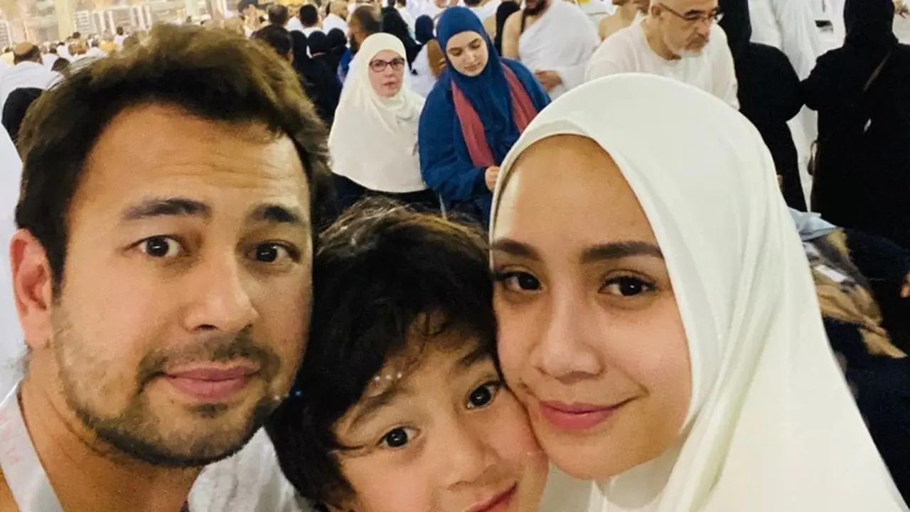 6 Potret Raffi Ahmad Jalani Ibadah Umrah, Batal Berangkat Haji Sejak 5 Tahun Lalu
