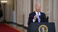 Presiden Amerika Serikat Joe Biden berbicara tentang berakhirnya perang di Afghanistan dari Ruang Makan Negara Gedung Putih, Washington, Amerika Serikat, Selasa (31/8/2021). "Perang di Afghanistan sekarang sudah berakhir," kata Joe Biden. (AP Photo/Evan Vucci)