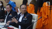 Direktorat Jenderal Imigrasi menangkap 12 orang warga negara asing (WNA) asal Vietnam yang diduga menyalahgunakan visa kunjungan dan wisata. (Liputan6.com/Angga Yuniar)