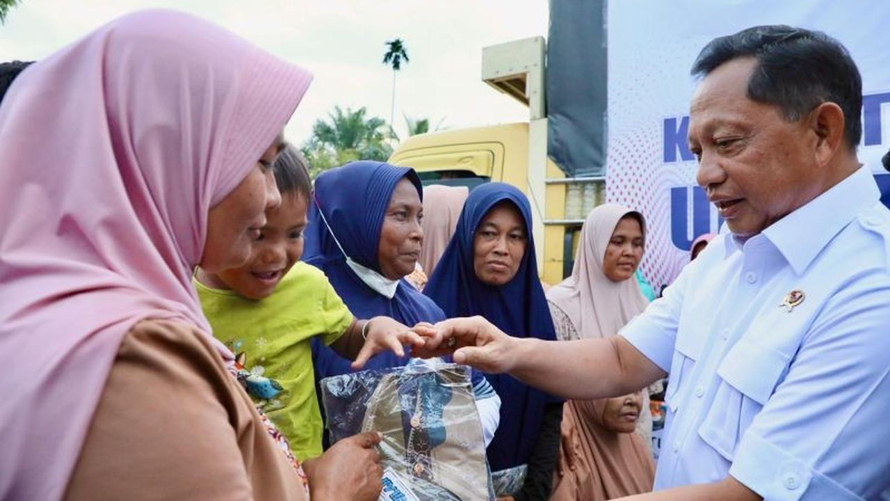 Mendagri Serahkan Bantuan Bencana Aceh Utara, Pastikan Percepatan Pemulihan
