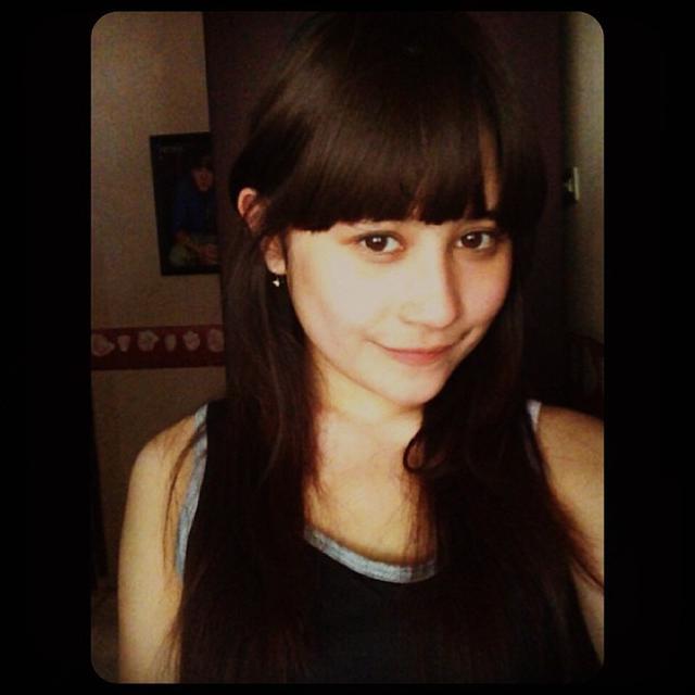 6 Potret Masa Kecil Prilly Latuconsina, Bikin Pangling