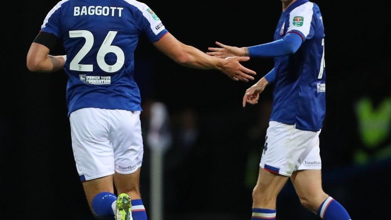 Elkan Baggot kembali tampil di babak 16 besar Piala Liga Inggris atau Carabao Cup bersama klubnya Ipswich Town kala menjamu Fulham di Portman Road pada Kamis (2/11) dini hari WIB.